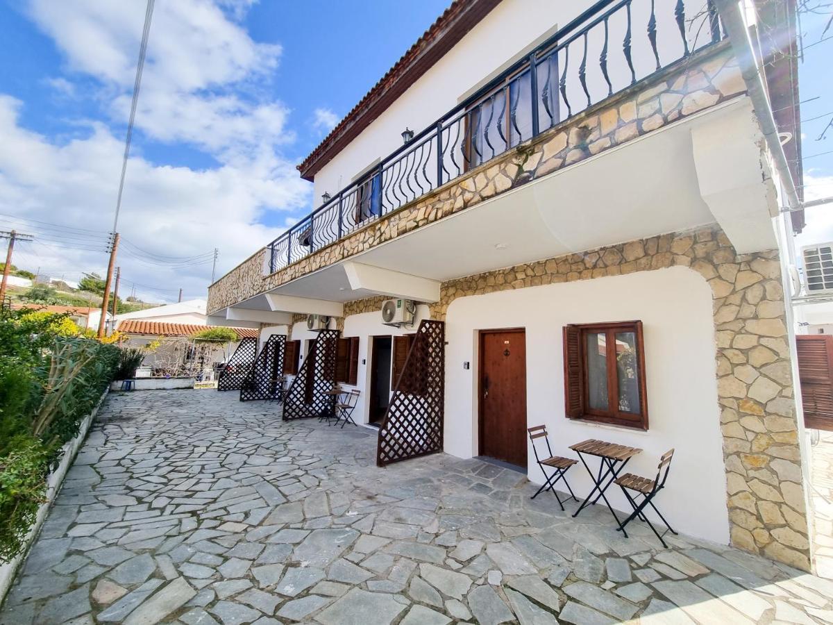 Mountains Retreat Rooms & Suites Agios Theodoros Exterior foto